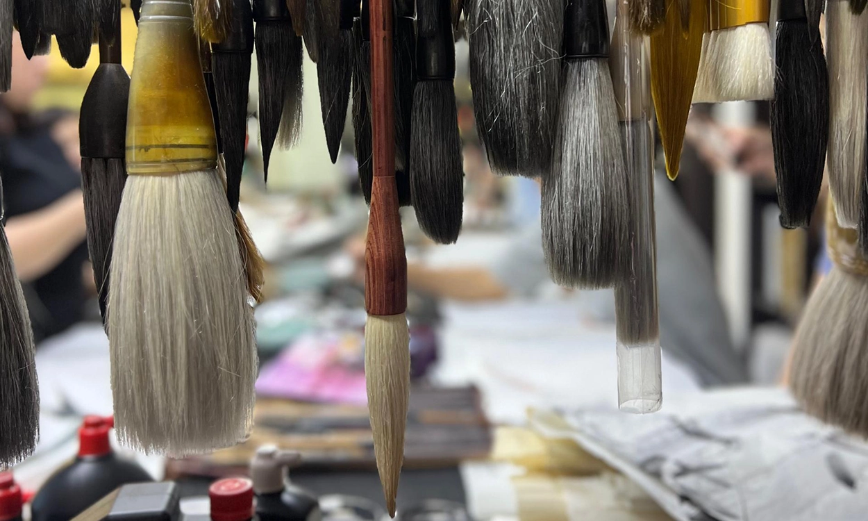 brush 1 The skirt that thinks it is a painting.