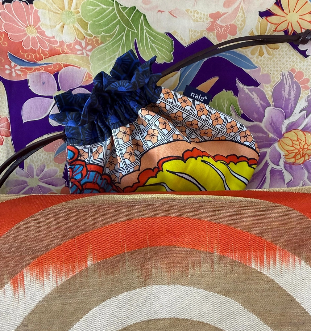 coin purse 3 The skirt that thinks it is a painting.